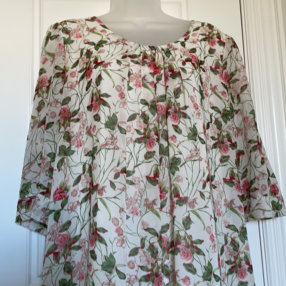 Slip on Dress with Roses 🌹 🥀 🌹 - Picture 2 of 5